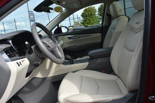 Used 2018 Cadillac XT5 Luxury w/ Driver Awareness Package AWD/4WD image 30