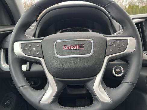 Used 2023 GMC Terrain SLT w/ Tech Package image 18