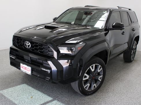 Used 2025 Toyota 4Runner TRD Sport Premium AWD/4WD image 2