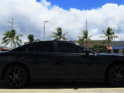 Used 2019 Dodge Charger R/T w/ Plus Group RWD image 11