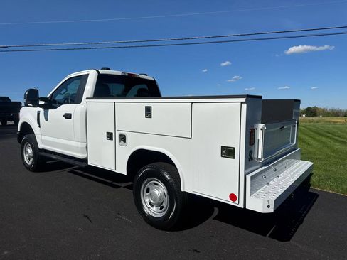 Used 2022 Ford F250 XL w/ Power Equipment Group AWD/4WD image 4