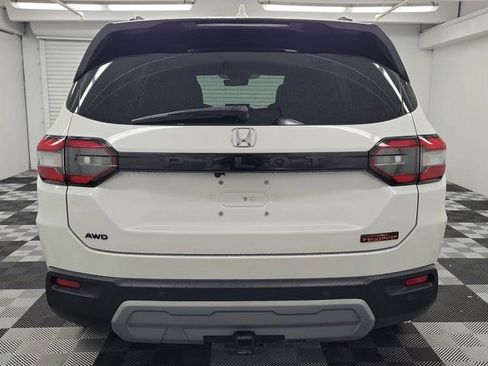 Certified 2024 Honda Pilot TrailSport image 5