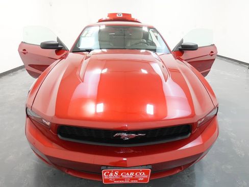 Used 2012 Ford Mustang Premium image 23