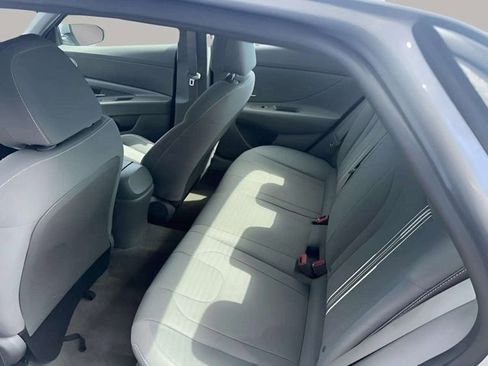 Used 2023 Hyundai Elantra SEL image 11