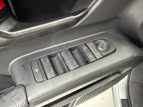 Used 2025 Toyota Tacoma SR5 image 27