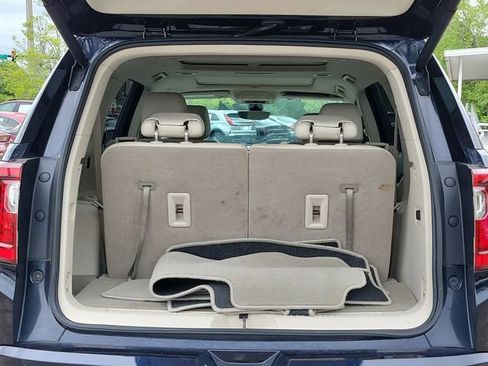 Used 2021 GMC Acadia Denali w/ Denali Technology Package FWD image 9