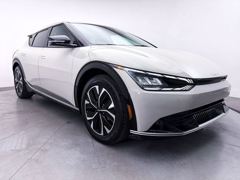 Used 2023 Kia EV6 Wind RWD image 11