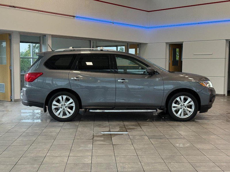 Used 2018 Nissan Pathfinder SL w/ SL Premium Package AWD/4WD image 2