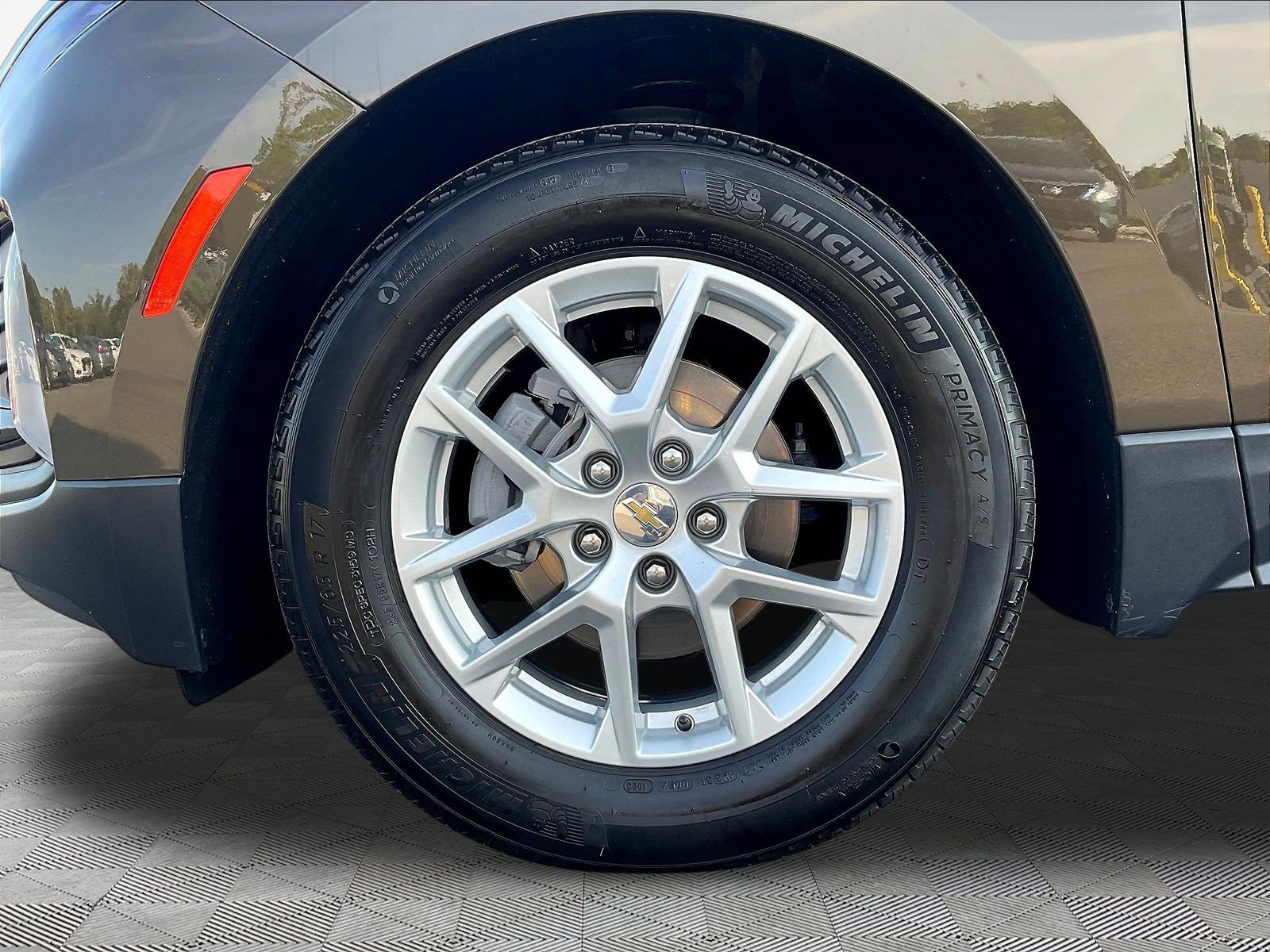 Used 2024 Chevrolet Equinox LT FWD image 33