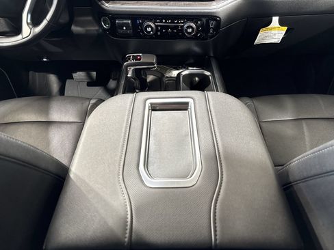 Used 2022 Chevrolet Silverado 1500 LTZ w/ LTZ Premium Package AWD/4WD image 21