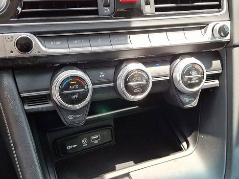 Used 2020 Genesis G70 2.0T image 17