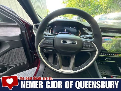 Used 2026 Jeep Grand Cherokee Altitude AWD/4WD image 14