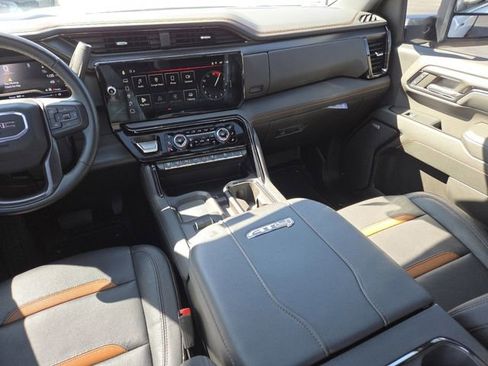 Used 2024 GMC Sierra 2500 AT4 w/ Technology Package AWD/4WD image 35