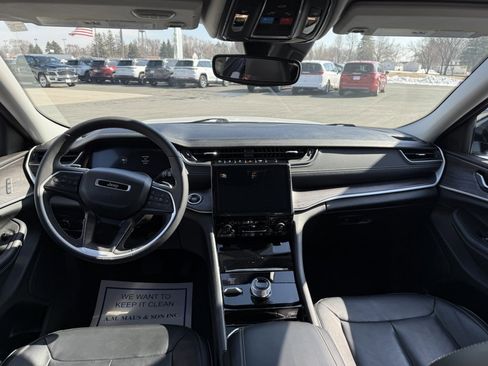 Used 2023 Jeep Grand Cherokee Limited image 20