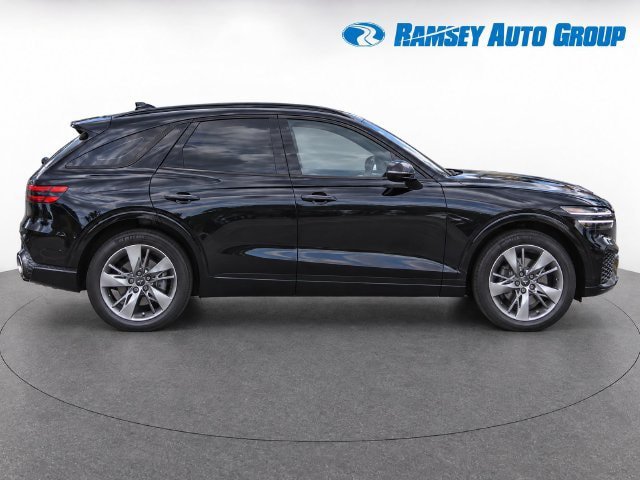 Used 2023 Genesis GV70 3.5T Sport w/ Sport Advanced Package AWD/4WD image 8