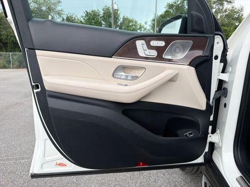 Used 2021 Mercedes-Benz GLS 580 4MATIC image 24