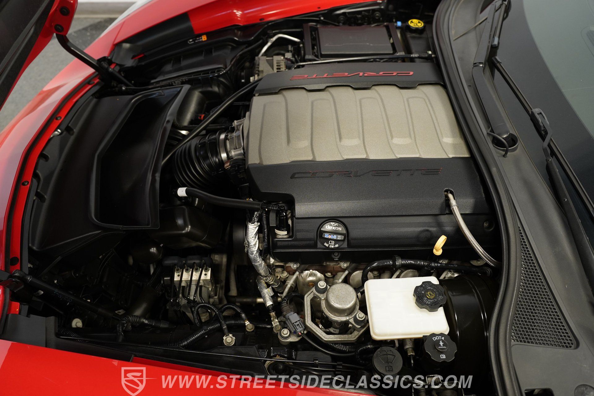 Used 2019 Chevrolet Corvette Stingray Convertible w/ Carbon Flash Badge Package RWD image 4