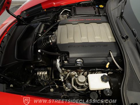 Used 2019 Chevrolet Corvette Stingray Convertible w/ Carbon Flash Badge Package image 4