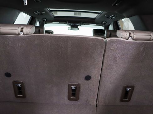 Used 2023 Chevrolet Tahoe Z71 w/ Luxury Package image 35