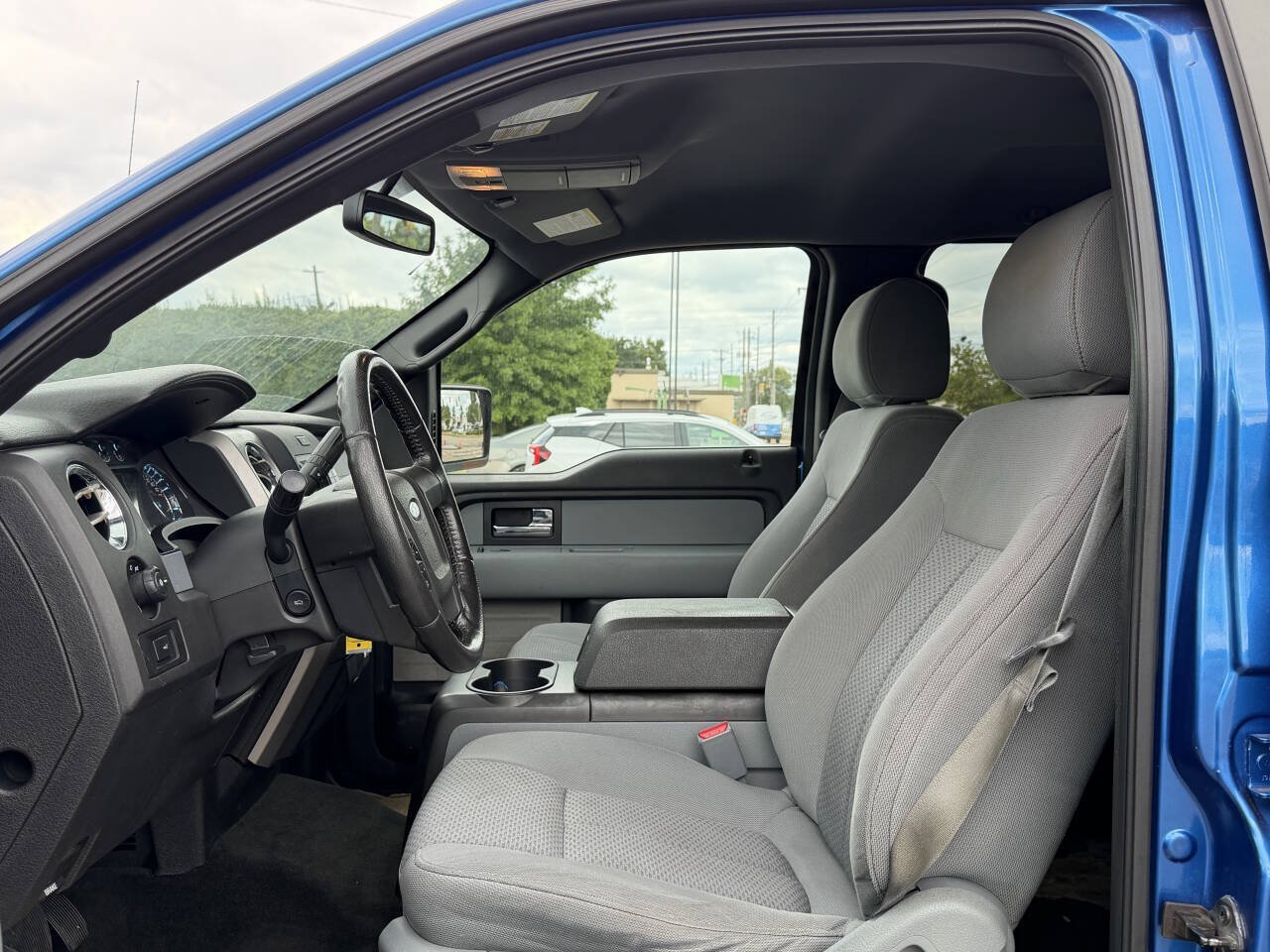 Used 2014 Ford F150 XLT w/ Equipment Group 302A Luxury AWD/4WD image 11