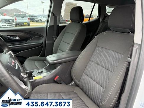 Used 2024 GMC Terrain SLE w/ Elevation Edition image 15