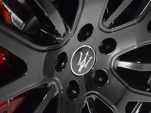 Certified 2022 Maserati Levante GT image 19