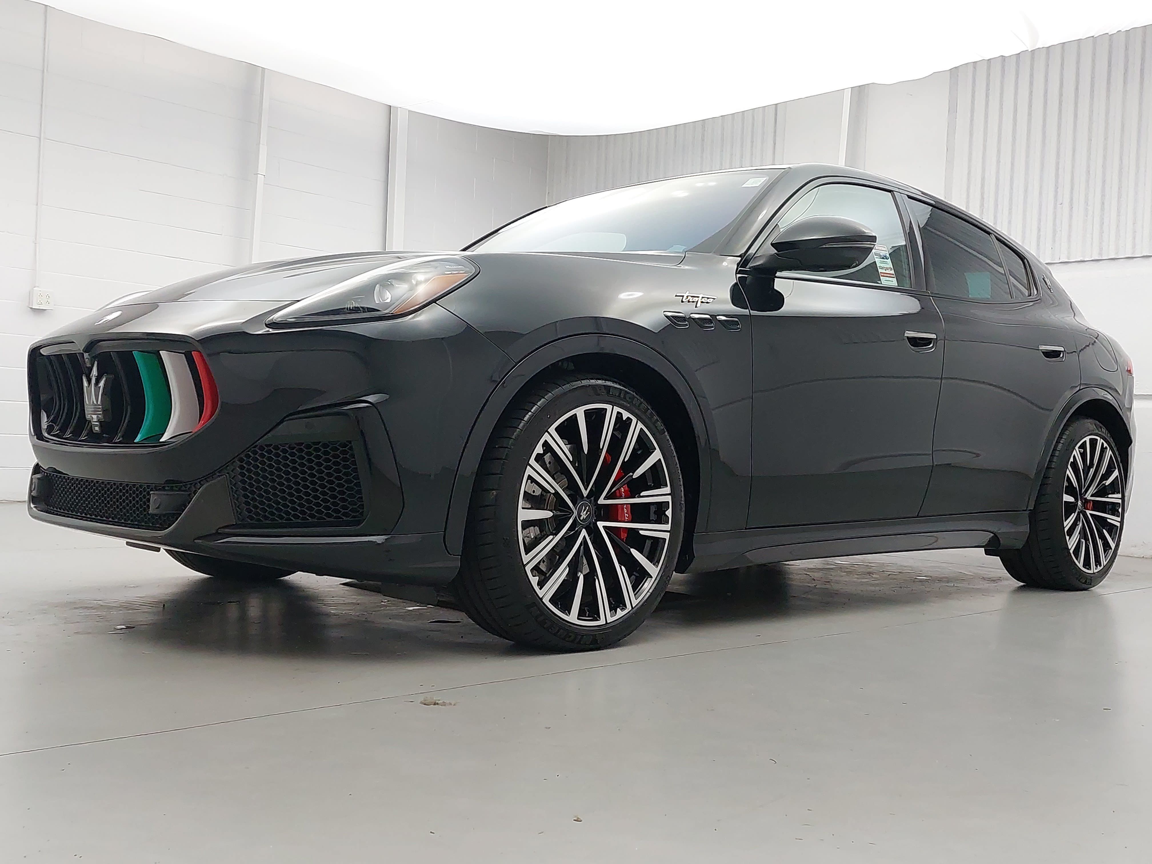 Used 2023 Maserati Grecale Trofeo AWD/4WD image 1