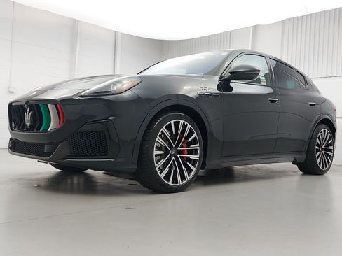 Used 2023 Maserati Grecale Trofeo AWD/4WD image 1