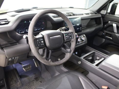 Certified 2024 Land Rover Defender 130 V8 image 4