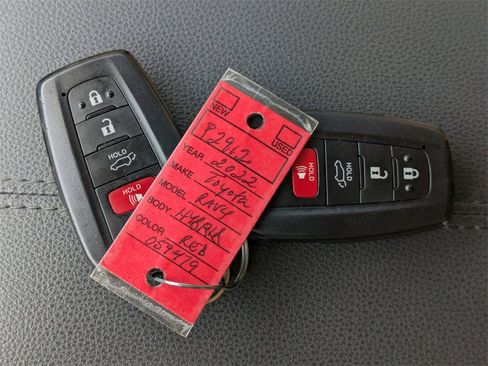 Used 2022 Toyota RAV4 XLE Premium image 34