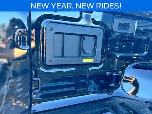 New 2025 Ford Ranger Lariat w/ Black Appearance Package image 30