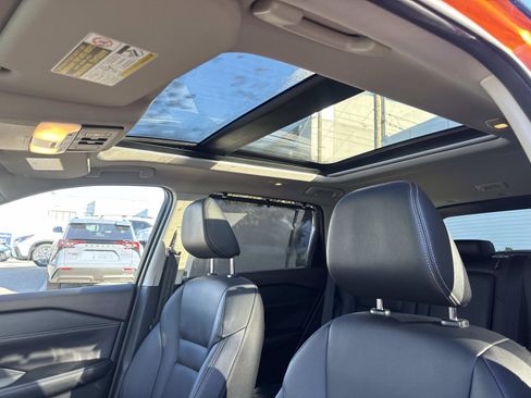 Used 2021 Nissan Rogue SL w/ Premium Package image 18