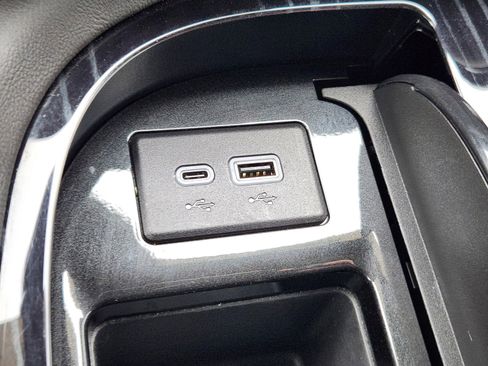 Certified 2024 Cadillac Escalade Sport w/ LPO, ONYX Package image 19