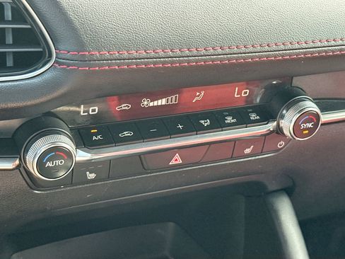 Used 2024 MAZDA MAZDA3 s image 18