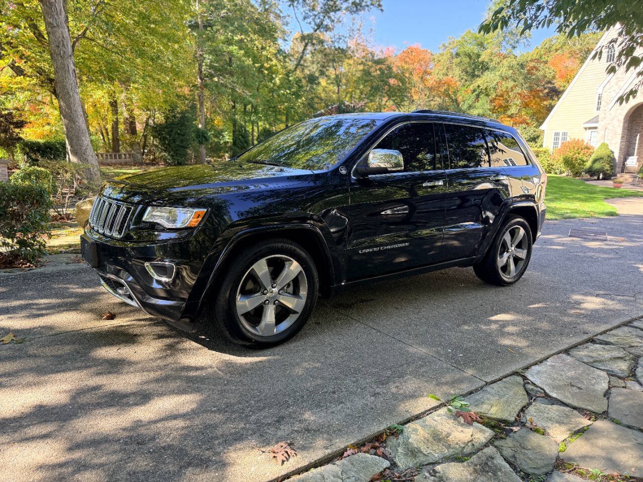 Used 2015 Jeep Grand Cherokee Overland AWD/4WD image 1