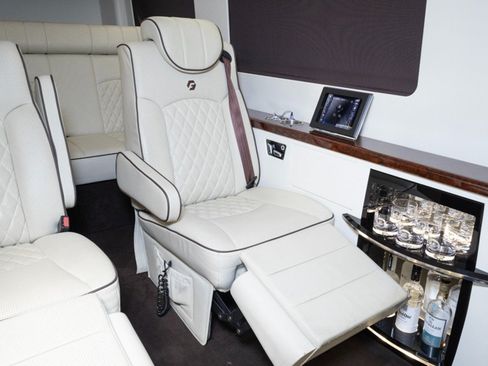 Used 2019 Mercedes-Benz Sprinter 2500 w/ Premium Package image 33