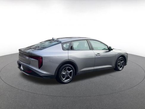 Used 2025 Kia K4 LXS image 15