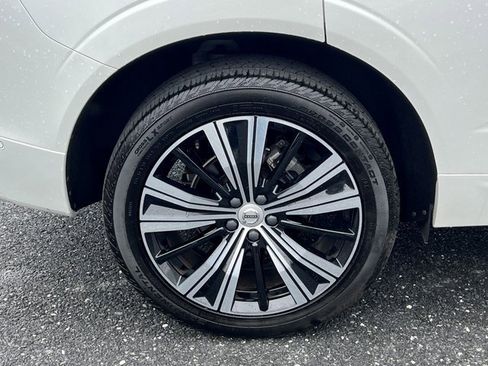 Certified 2022 Volvo XC60 B5 Inscription w/ Advanced Package image 11