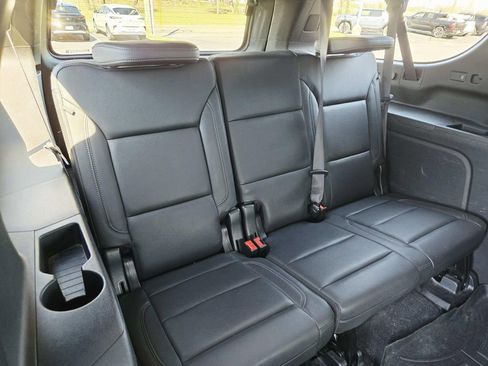 Used 2021 Chevrolet Suburban Z71 w/ Z71 Off-Road Package image 18