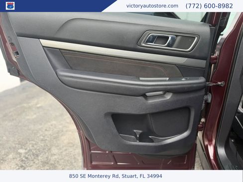 Used 2018 Ford Explorer XLT w/ Equipment Group 202A AWD/4WD image 35