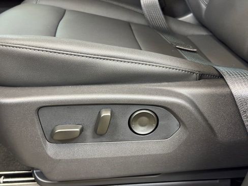 New 2026 GMC Sierra 1500 SLT w/ SLT Convenience Package image 12