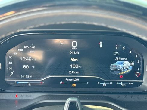 Used 2024 GMC Yukon XL Denali Ultimate AWD/4WD image 19