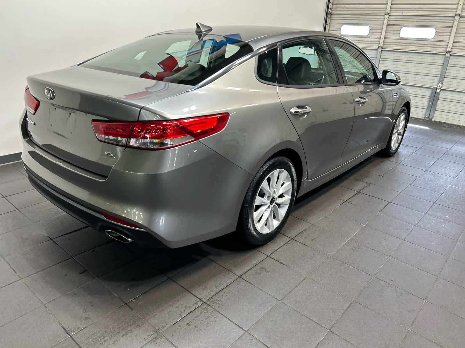 Used 2016 Kia Optima EX FWD image 3