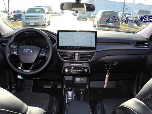 New 2025 Ford Escape SE image 10