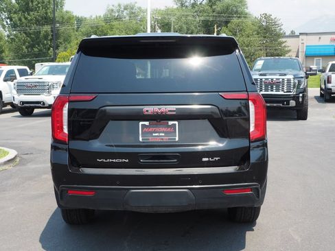 Used 2023 GMC Yukon SLT w/ SLT Premium Package AWD/4WD image 6
