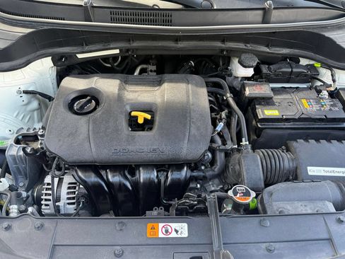 Used 2025 Kia Soul LX w/ LX Technology Package FWD image 29