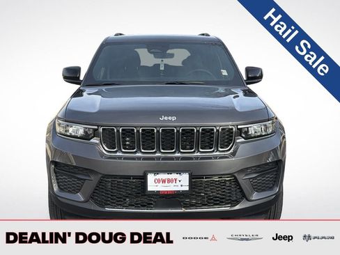 New 2026 Jeep Grand Cherokee Laredo image 8