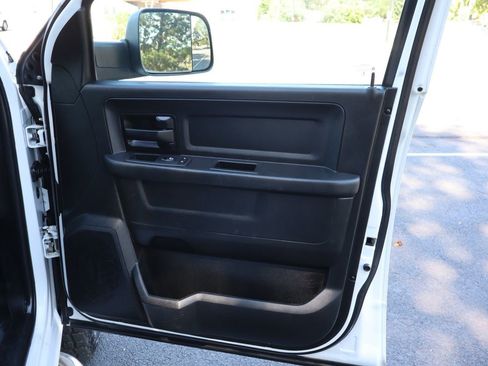 Used 2018 RAM 3500 Tradesman w/ Chrome Appearance Group AWD/4WD image 27
