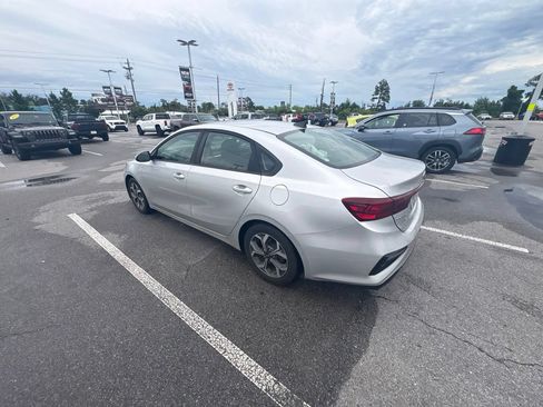 Used 2020 Kia Forte LXS FWD image 19