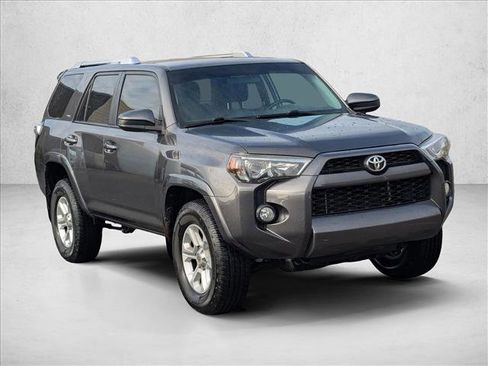 Used 2016 Toyota 4Runner SR5 image 3